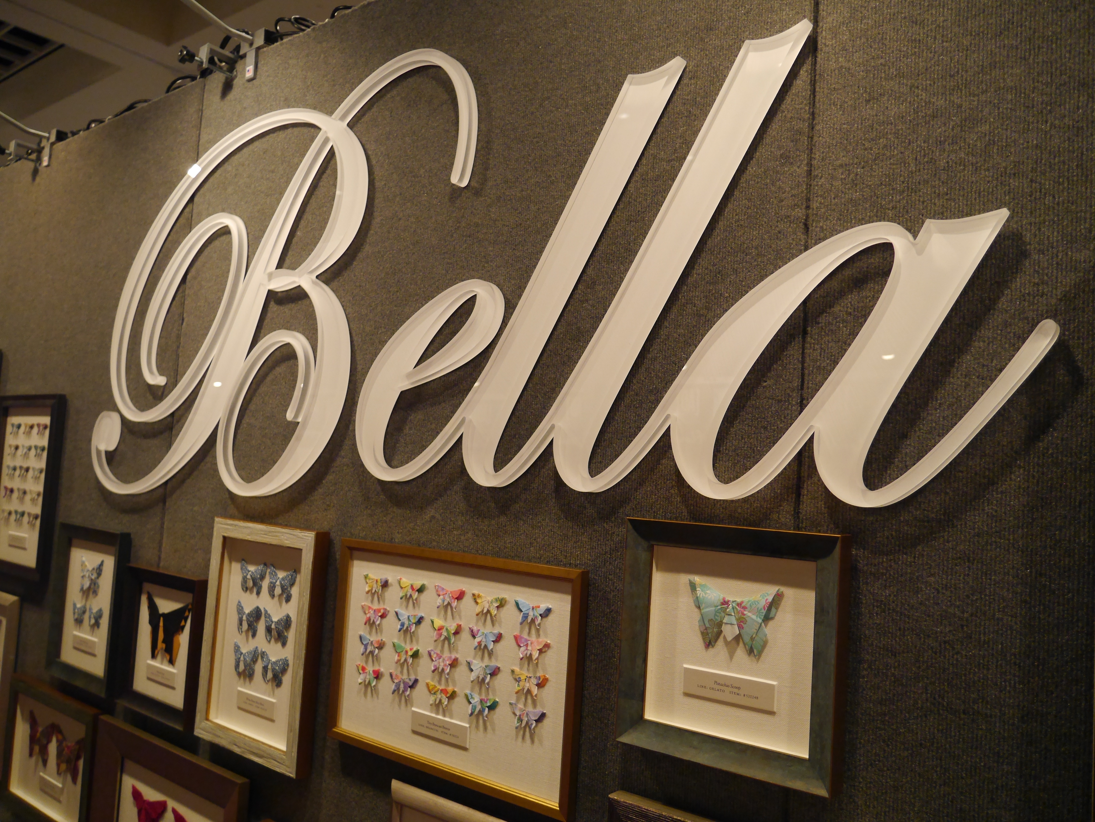 Bella Moulding Booth Logo